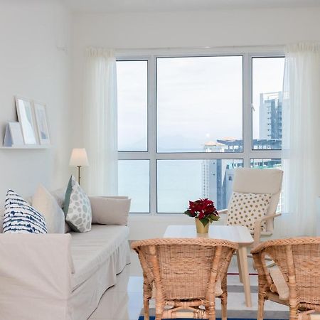 White Lagom Scandinavian House, By Sanguine Apartamento Tanjung Tokong Exterior foto